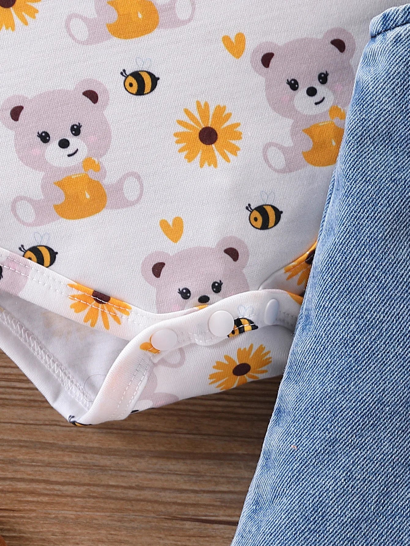 【Sweet and Cute Bear】Baby Girl Denim Overalls Set: 3D Bear Patch Honey Jar Denim Overalls + Sunflower Print Top + Bow Headband - Spring/Summer Outing Three-Piece Set