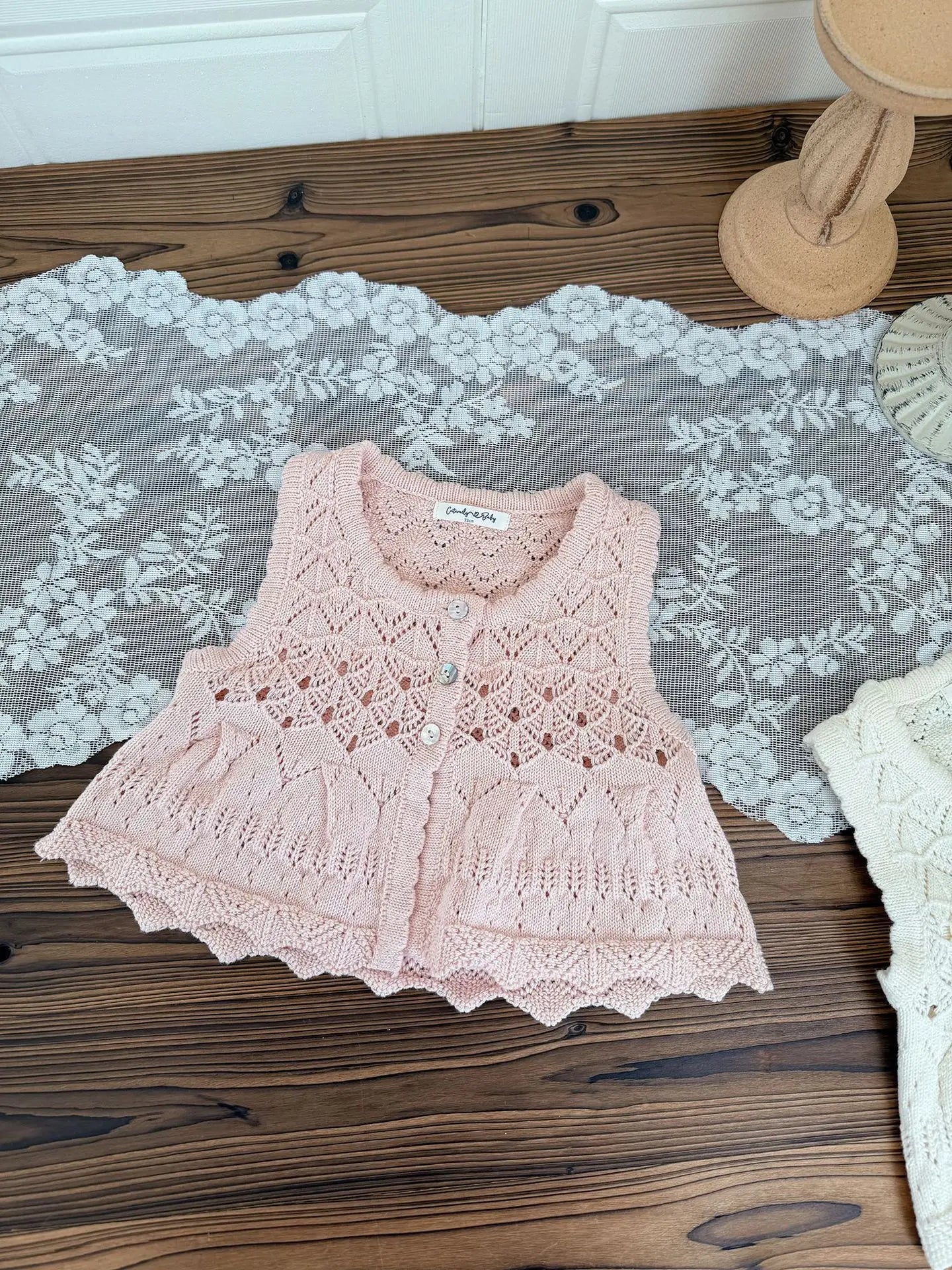 2026 Spring Sweet Style Children Sweater Pink Openwork Scalloped Hem Knit Vest for Girls Lightweight Sleeveless Clothes