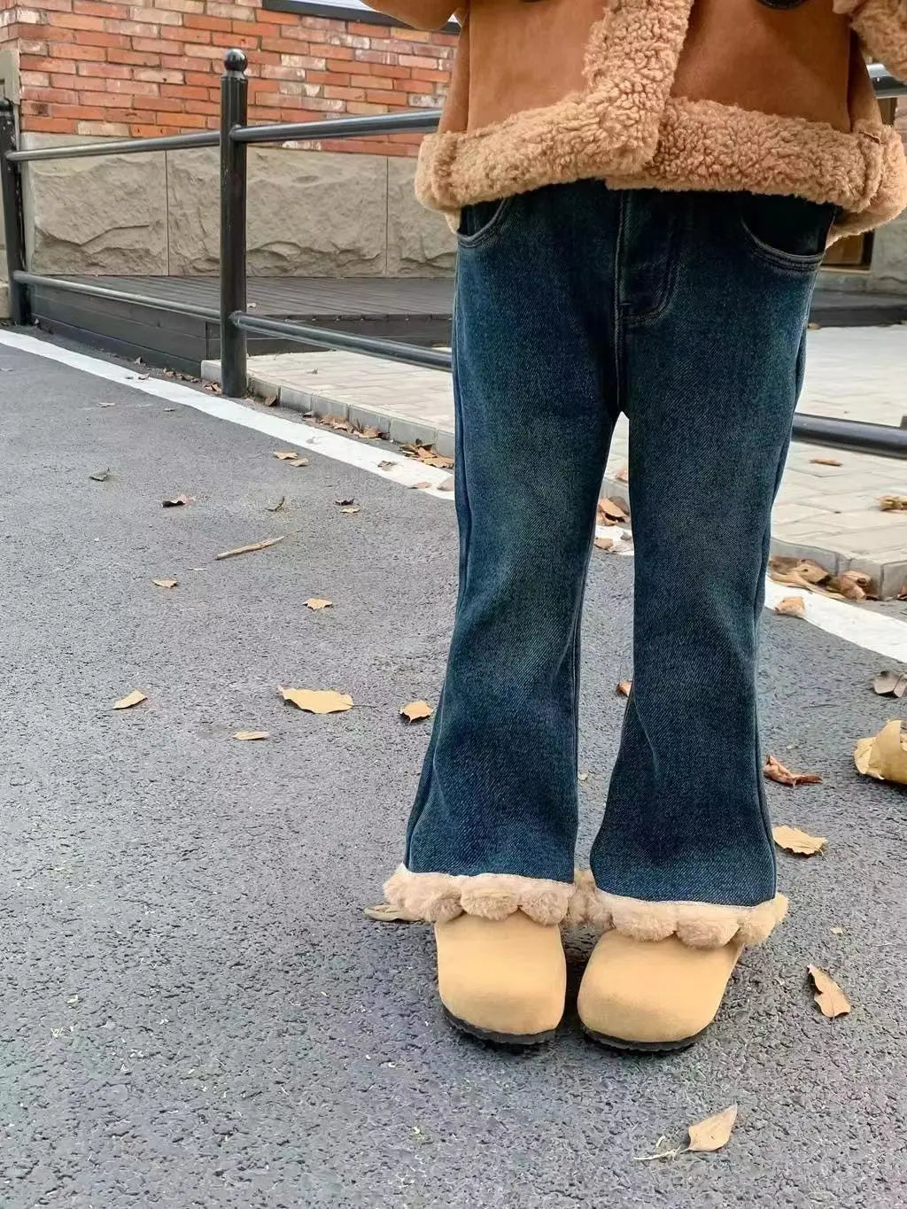 Girl's Pants Fleece Jeans New Autumn Winter Clothes for Baby Girls Casual Stylish Fleece Outer Wear Flared Trousers Loungewear