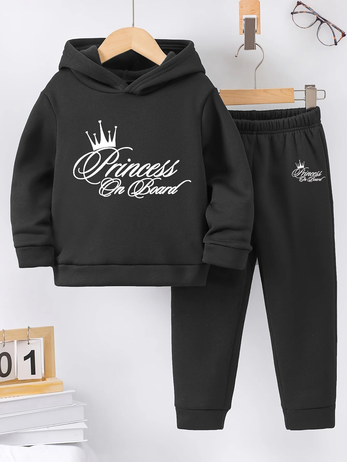 2sets Fashion exquisite girls casual Autumn/Winter pattern printed with fleece warm lining hoodie and tracksuit pants