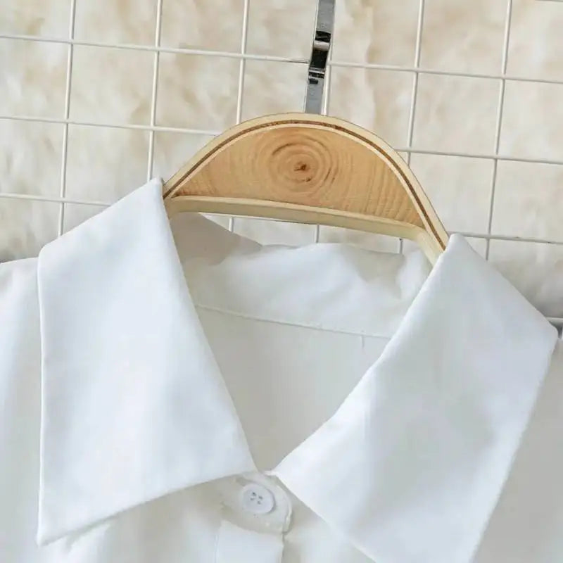 2025 French-Inspired Cinched Waist Blouse: White Shirt with Adjustable Belt Detail & Elegant Long Sleeves for Autumn Office