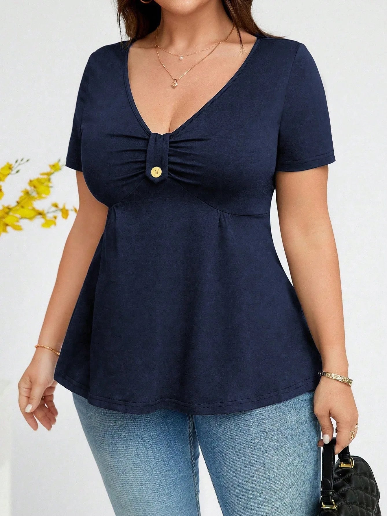 Summer new plus size women's casual solid color chest buckle waist cinched V-neck short sleeved T-shirt
