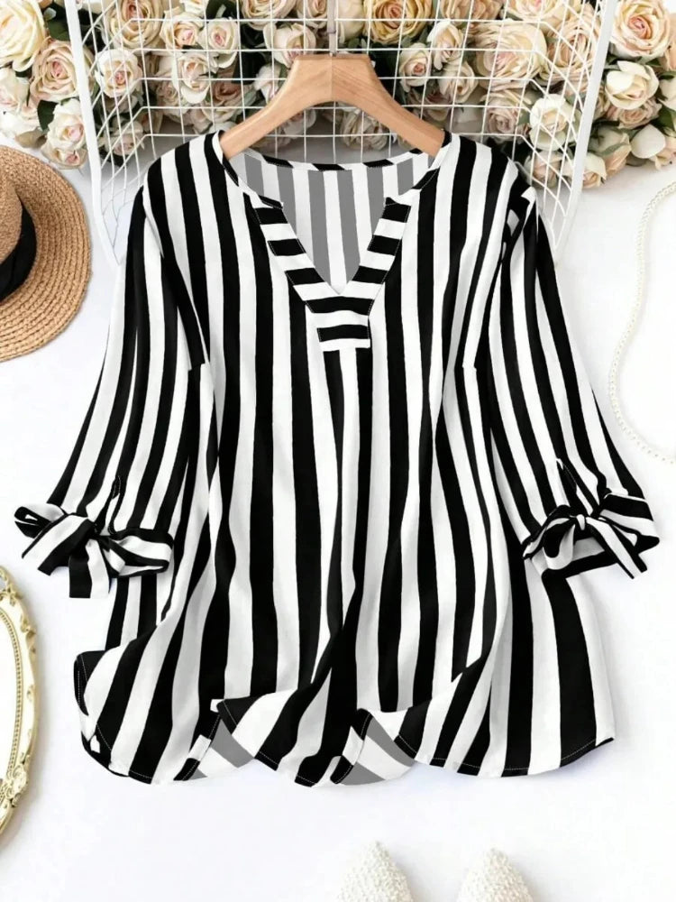 Plus Size Woman T-shirt Fashion Spring Plaid V-neck Jumper Light Breathable Tops European and American Style Beach Travel Clothe