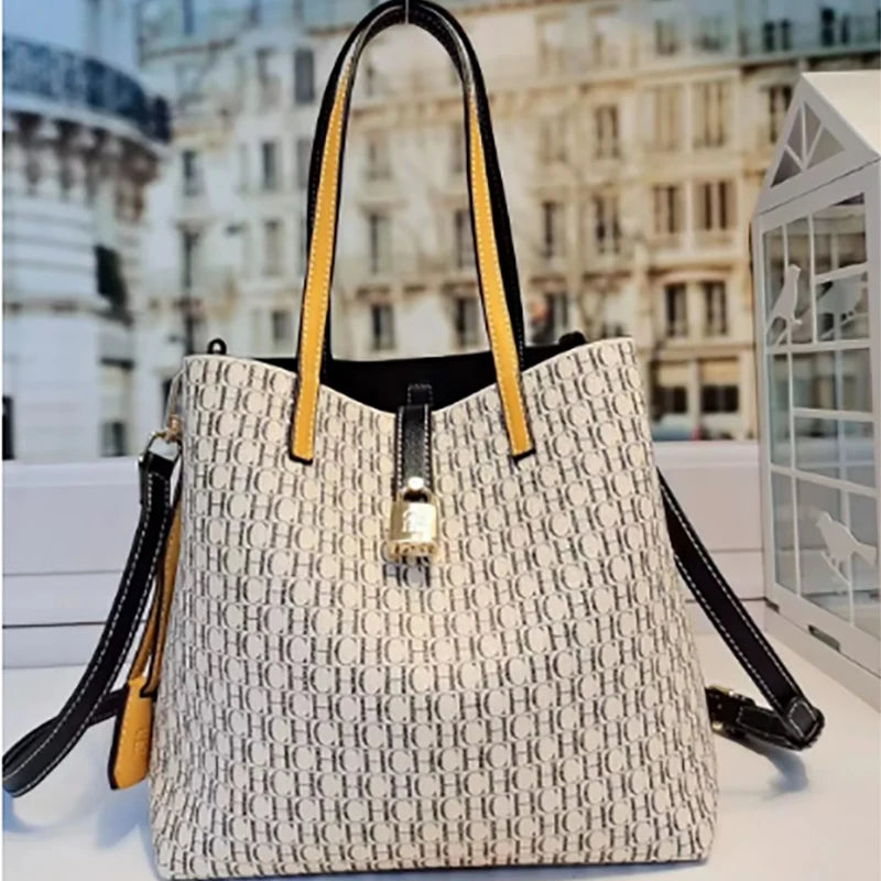 CH Classic Fashion Women's Bucket Bag Good Quality PVC Material Luxury Brand 2025 New Commuter Trend Crossbody Bag