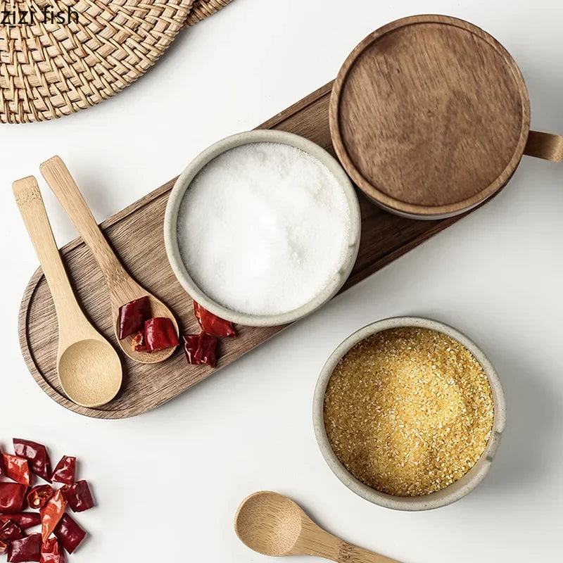 Kitchen Spice Pepper Storage Bottle Round Ceramic Seasoning Jar with Wooden Lid Salt Pepper Jar Kitchen Tools Porcelain