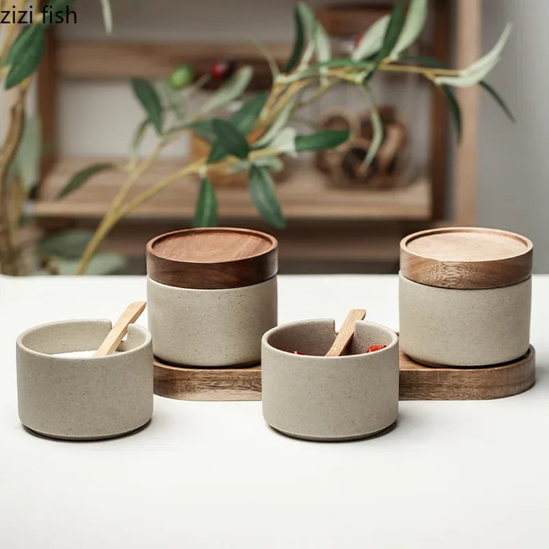Kitchen Spice Pepper Storage Bottle Round Ceramic Seasoning Jar with Wooden Lid Salt Pepper Jar Kitchen Tools Porcelain
