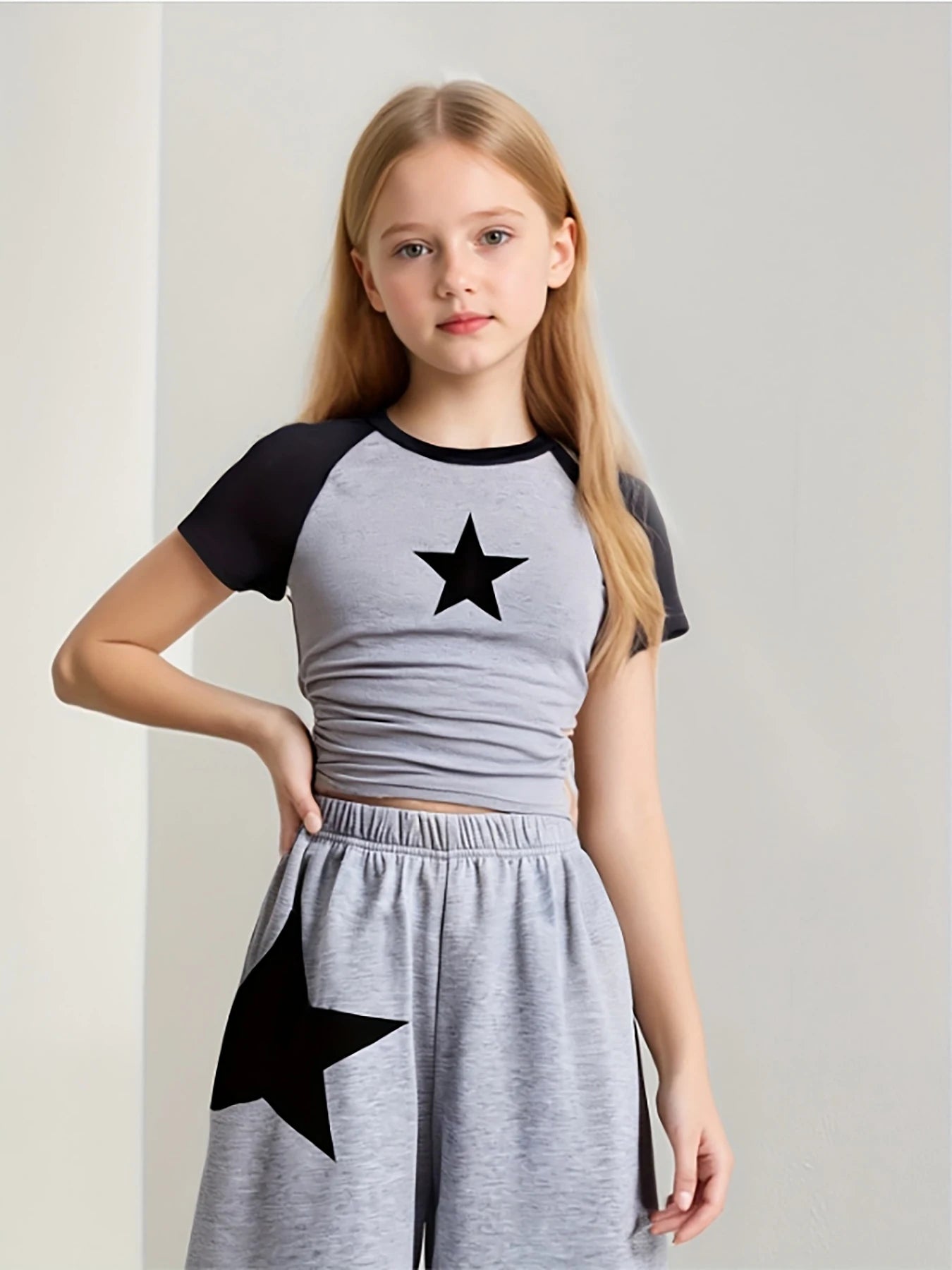 Trendy Items for Girls, Girls' Clothing, 2-Piece Girls' Set, Back-To-School Outfit, Star Pattern, Gray Wide-Leg Sweatpants, American Football, Volleyball, Thanksgiving, Halloween Outfits, Christmas Sweatpants, Suitable for Sp