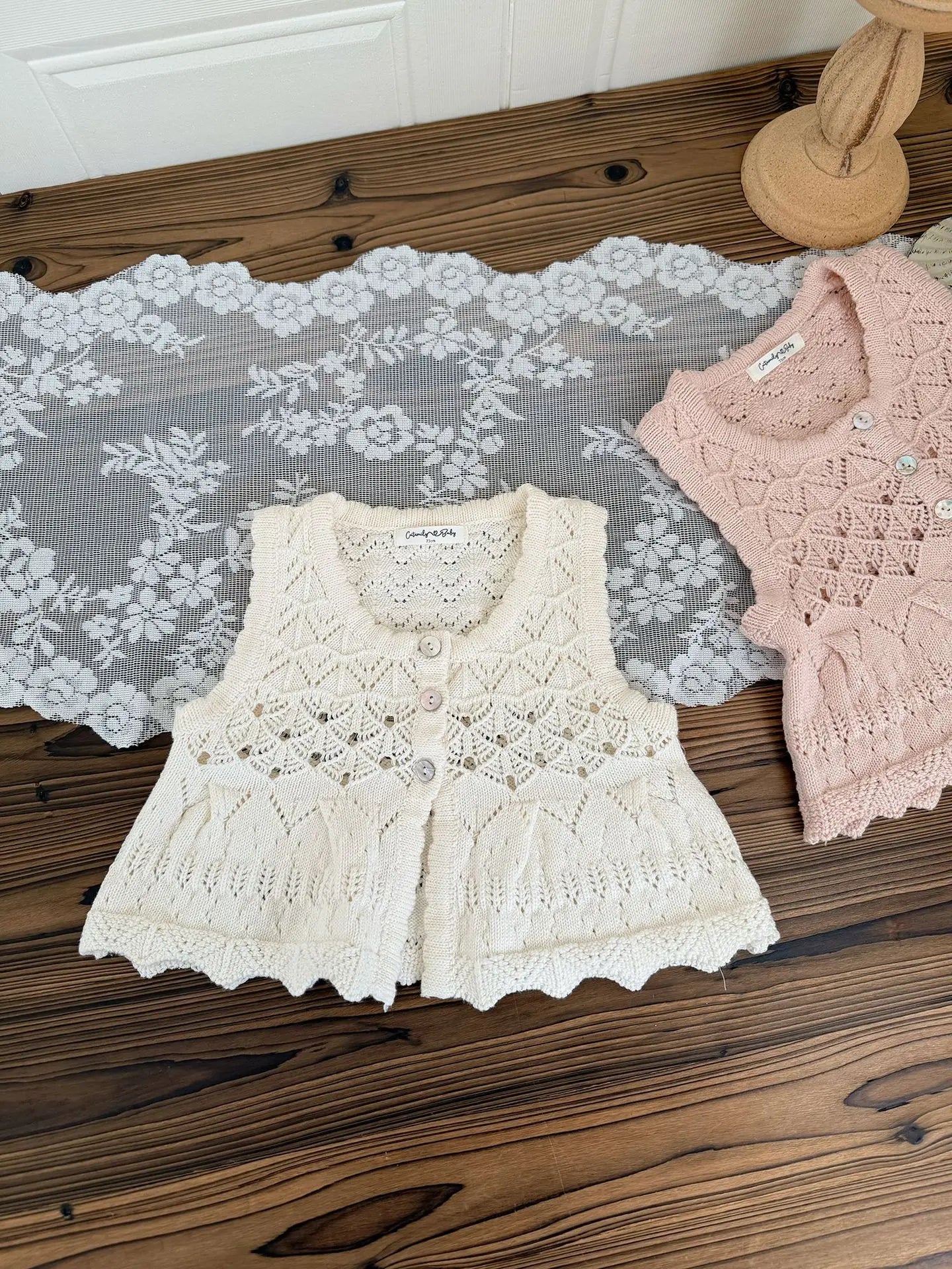2026 Spring Sweet Style Children Sweater Pink Openwork Scalloped Hem Knit Vest for Girls Lightweight Sleeveless Clothes