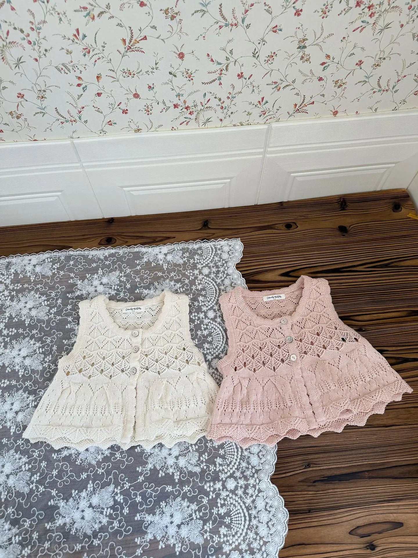 2026 Spring Sweet Style Children Sweater Pink Openwork Scalloped Hem Knit Vest for Girls Lightweight Sleeveless Clothes