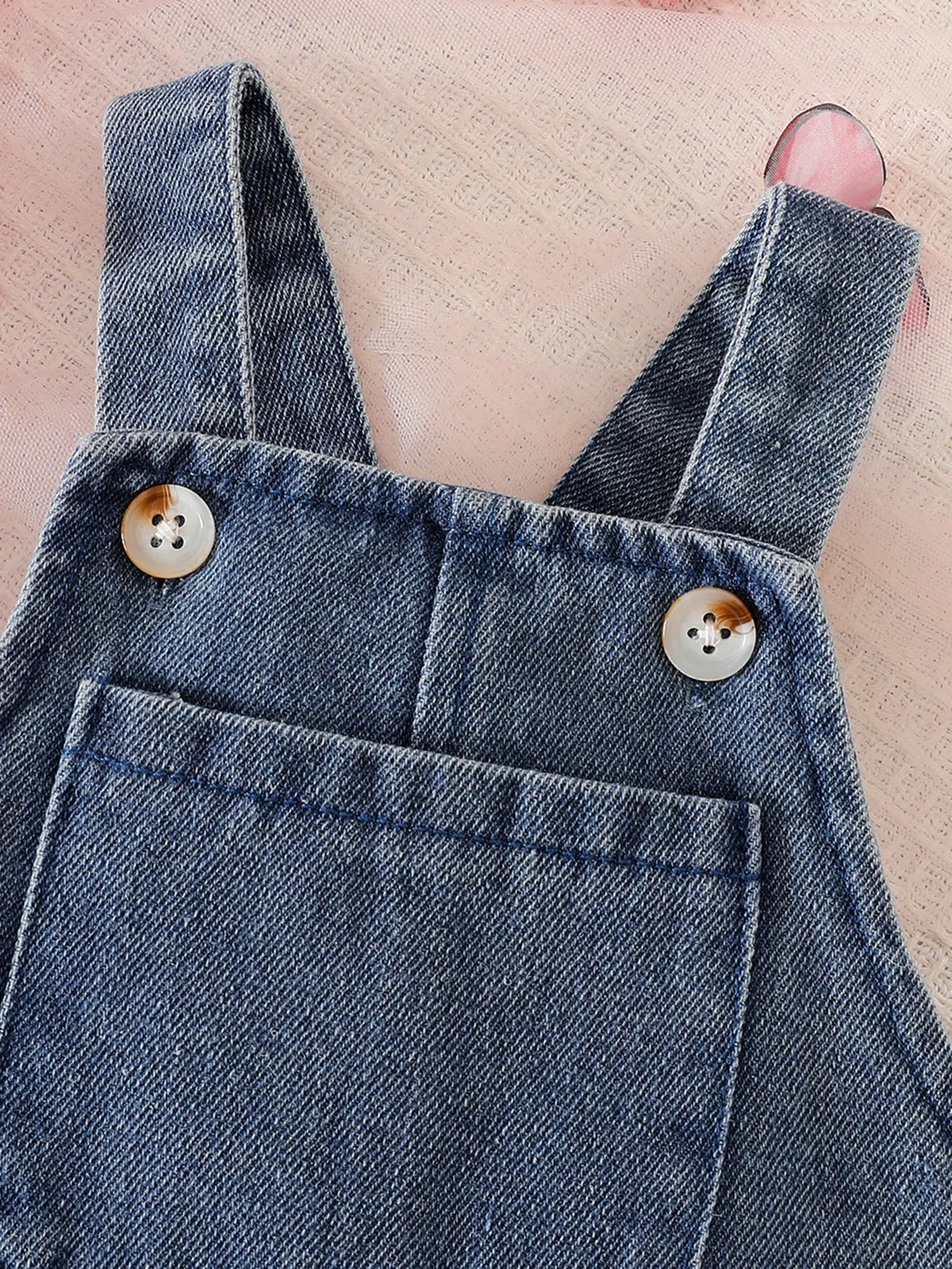 Baby Girl Cherry Embroidered Denim Suspender Skirt Set, Hollow Lace Sleeve Romper, Soft Denim Fabric, Sweet and Cute New Summer Style