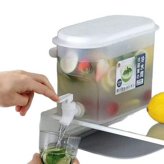 Cold Kettle with Faucet Home Plastic Beverage Dispenser Container in Refrigerator Juice Water Pitcher for Kitchen,Camping,Party
