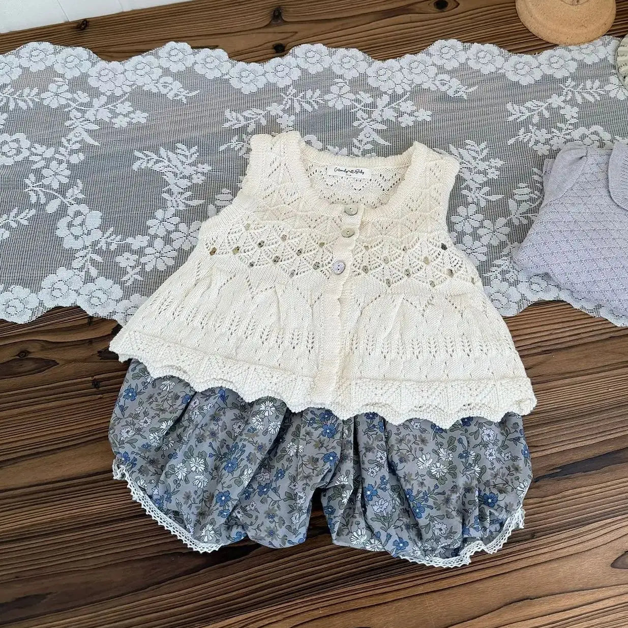 2026 Spring Sweet Style Children Sweater Pink Openwork Scalloped Hem Knit Vest for Girls Lightweight Sleeveless Clothes